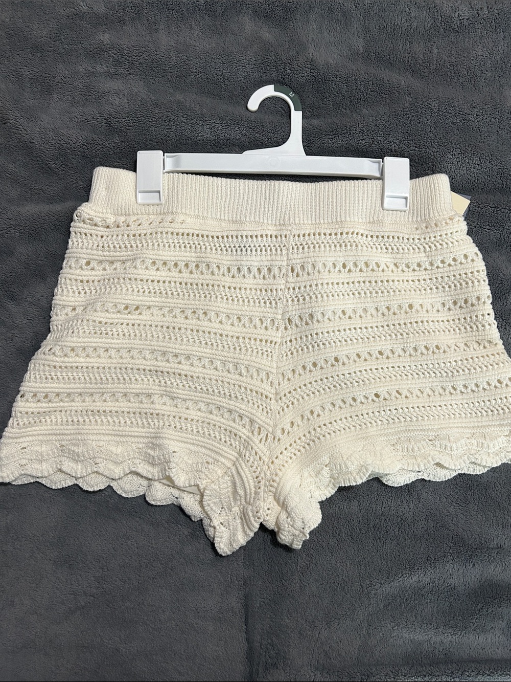 New* Universal Thread- Knit Shorts (Cream)- women sz M
